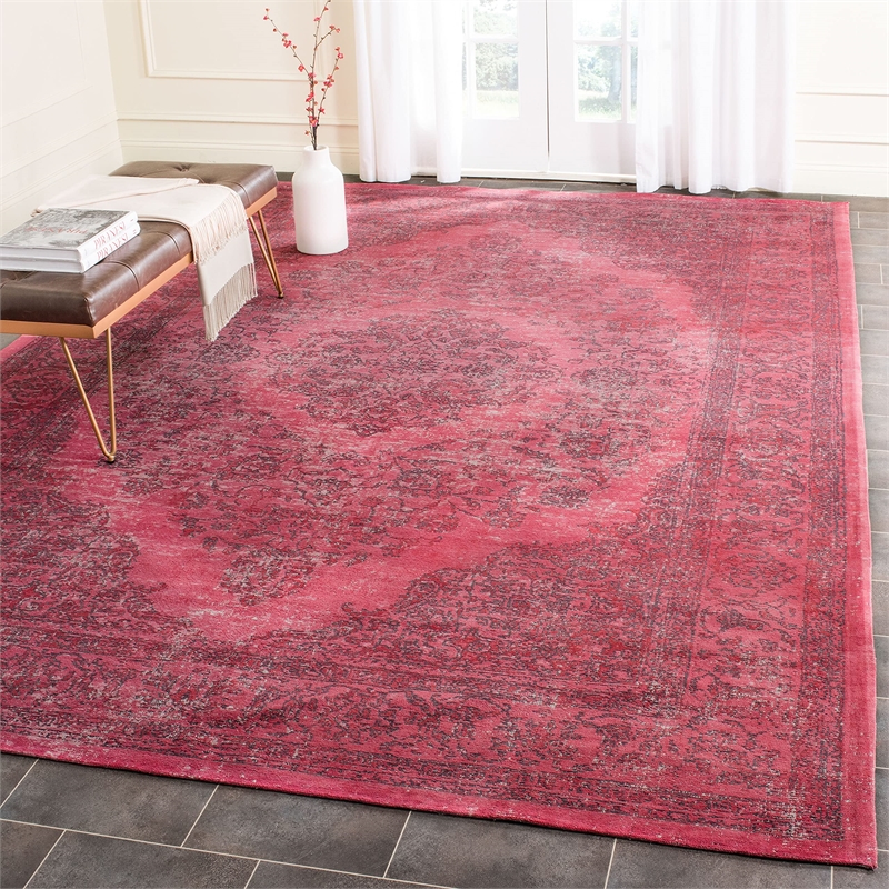 Safavieh Classic Vintage Fuchsia Traditional Rug - 6'7