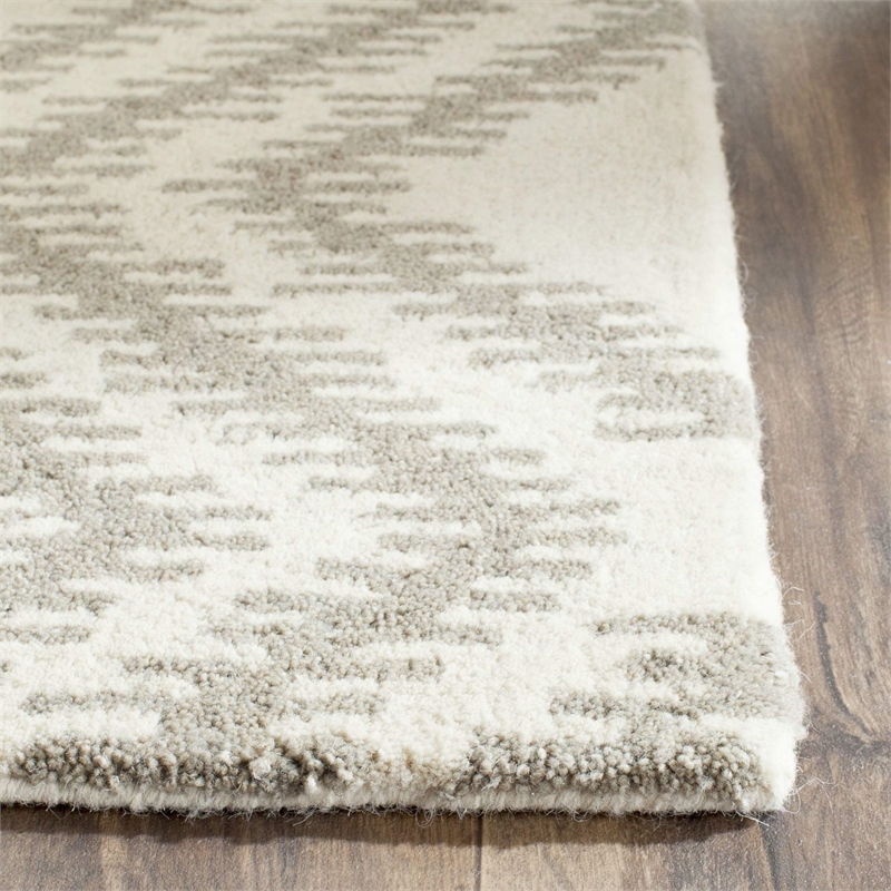 Safavieh Capri Grey Contemporary Rug - 2' x 3'