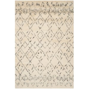Safavieh Casablanca 6' X 9' Wool and Cotton  Hand Tufted Rug in Ivory / Gray