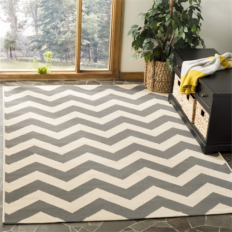 Safavieh Courtyard Grey Indoor Outdoor Rug - Square 4'