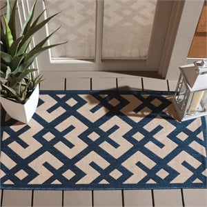 Safavieh Courtyard Navy Indoor Outdoor Rug - 2' x 3'6&quot