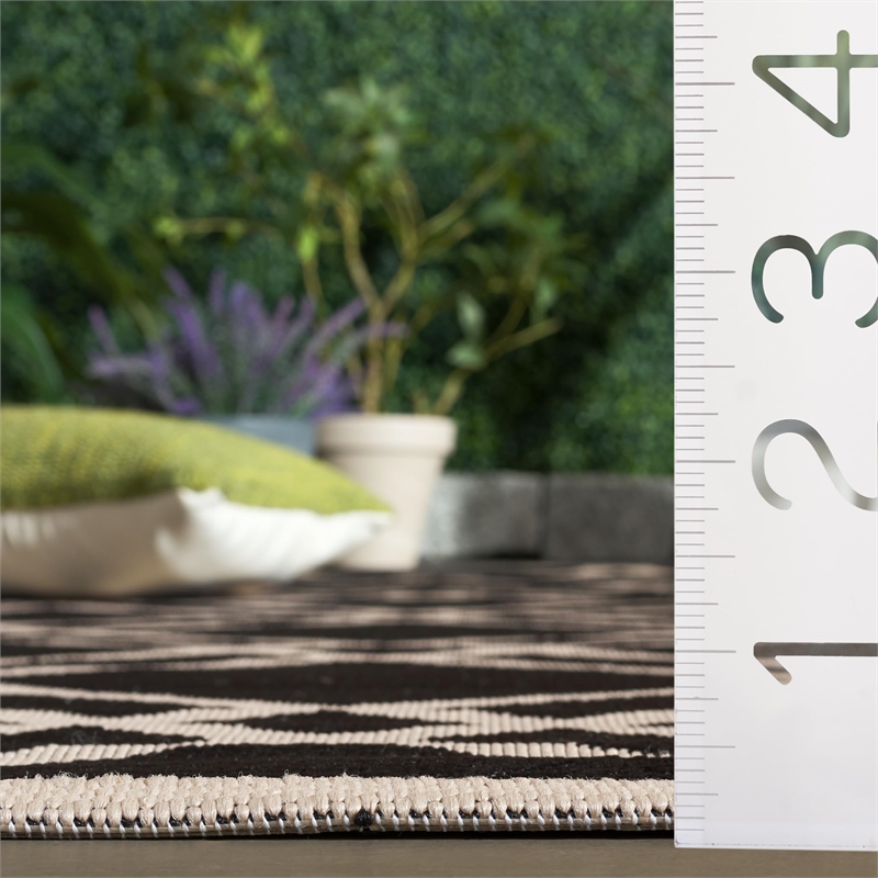 Safavieh Courtyard Black Indoor Outdoor Rug - 5'3