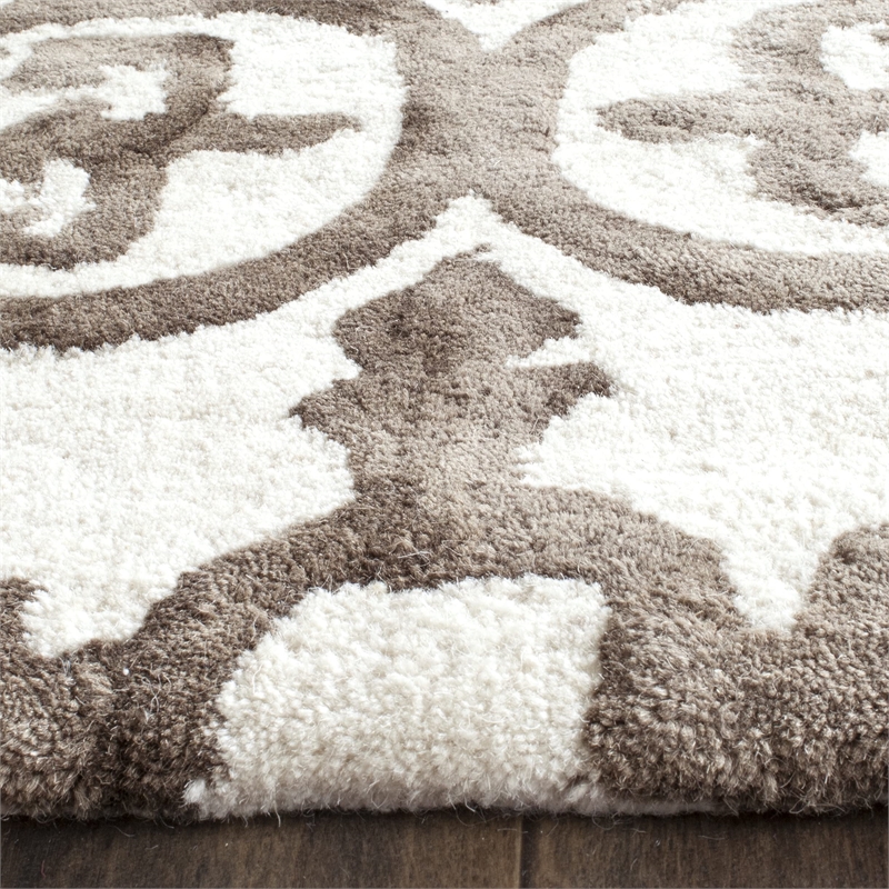Safavieh Dip Dyed Ivory Contemporary Rug - 5' x 8'
