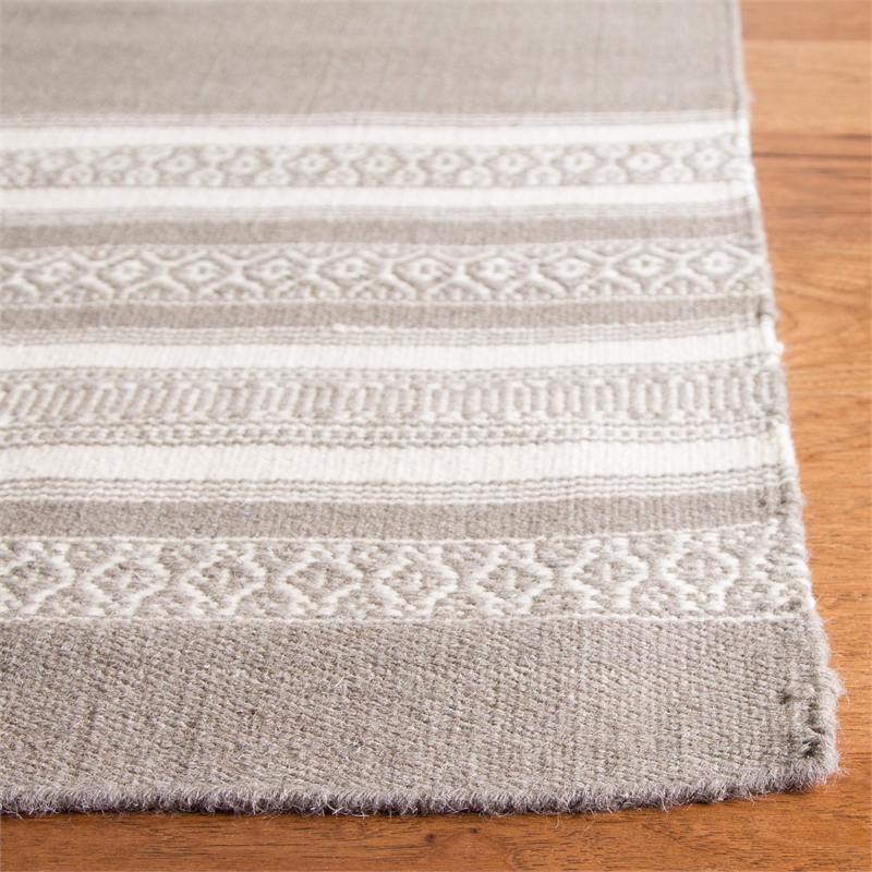 Safavieh Dhurries Light Brown Contemporary Rug - 6' x 9'