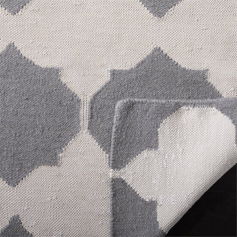 Safavieh Dhurries Grey Contemporary Rug - 4' x 6'
