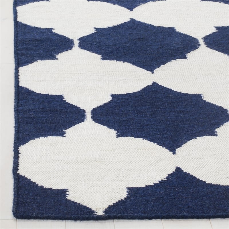 Safavieh Dhurries Navy Contemporary Rug - 2'6