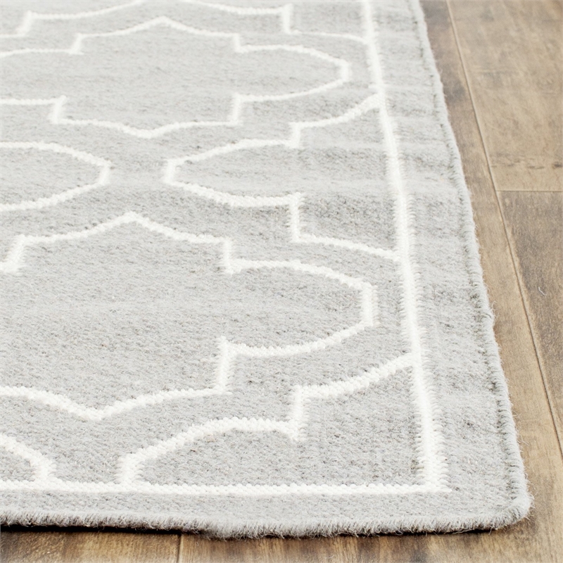 Safavieh Dhurries Navy Contemporary Rug - 2'6