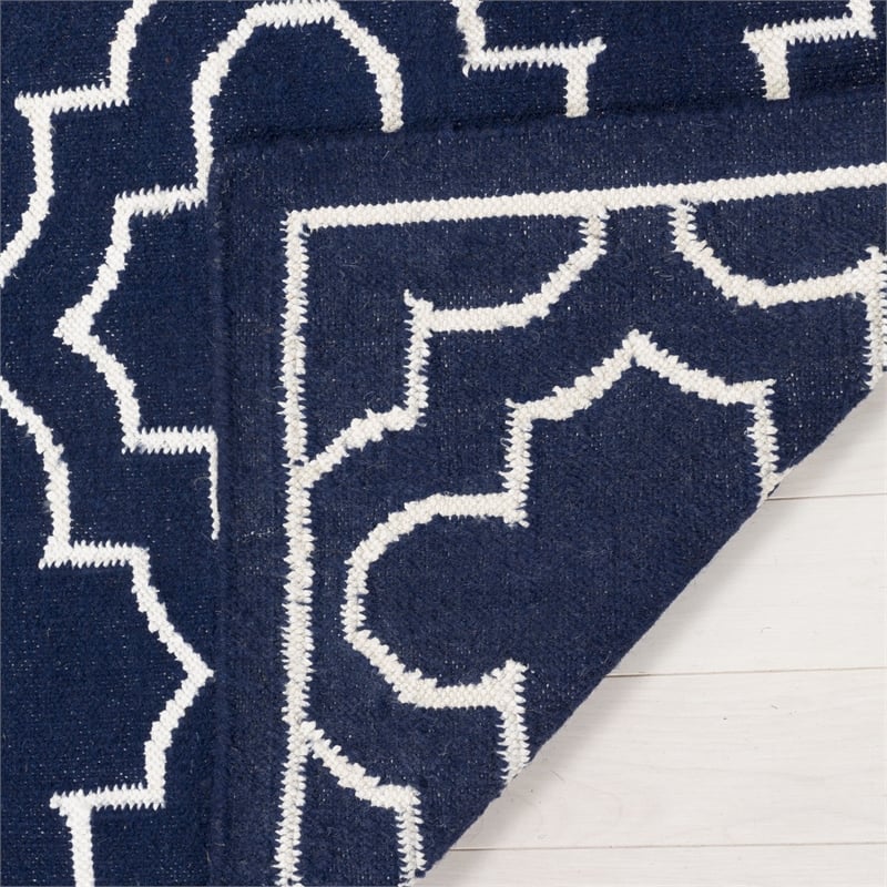 Safavieh Dhurries Navy Contemporary Rug - 5' x 8'
