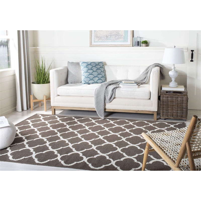 Safavieh Dhurries Brown Contemporary Rug - 5' x 8'
