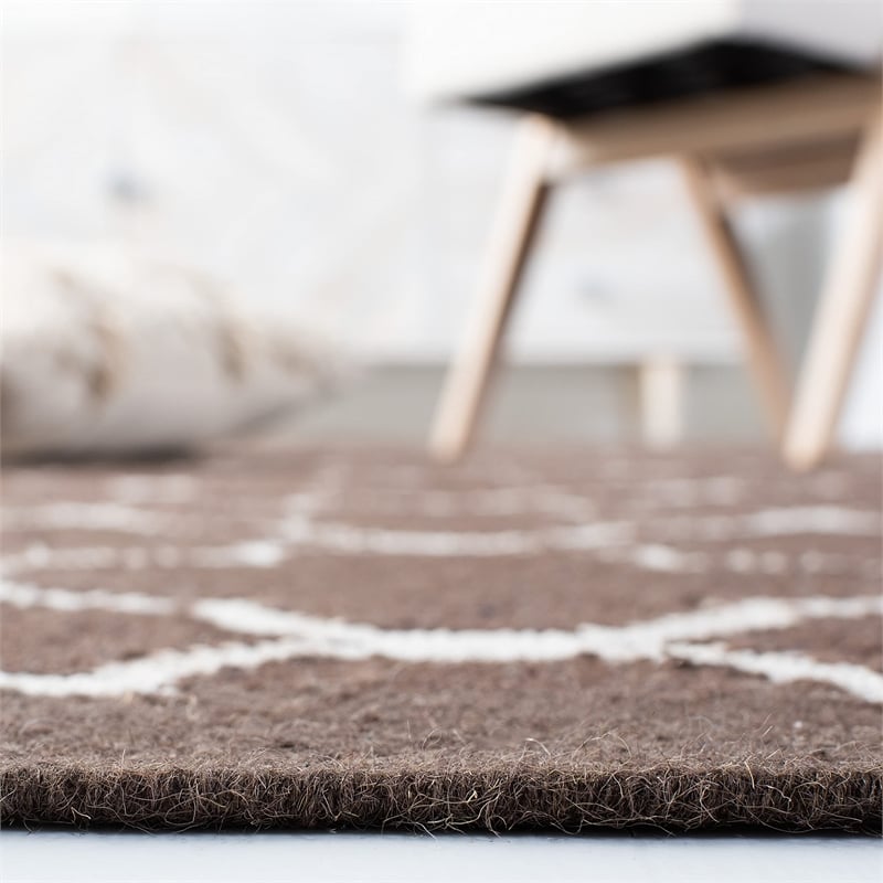 Safavieh Dhurries Brown Contemporary Rug - 6' x 9'