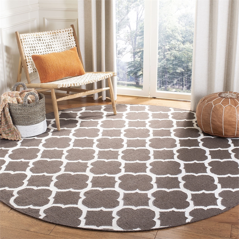 Safavieh Dhurries Brown Contemporary Rug - Round 7'