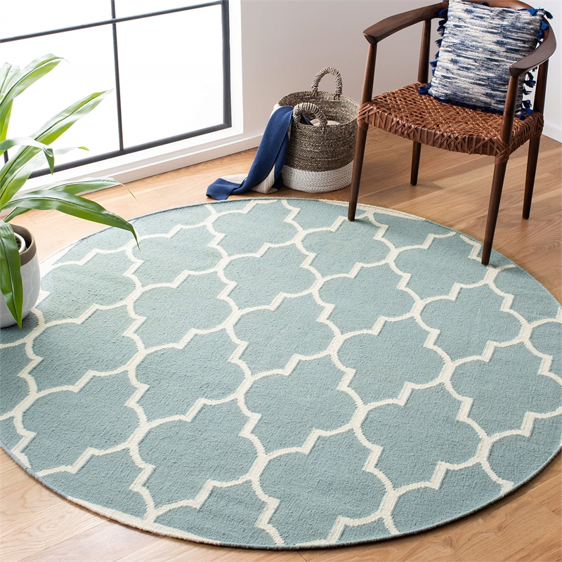 Safavieh Dhurries Light Blue Contemporary Rug - Round 6'