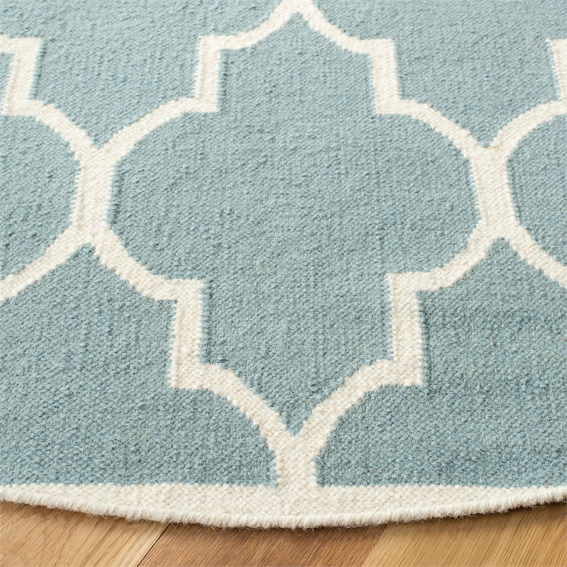 Safavieh Dhurries Light Blue Contemporary Rug - Round 6'