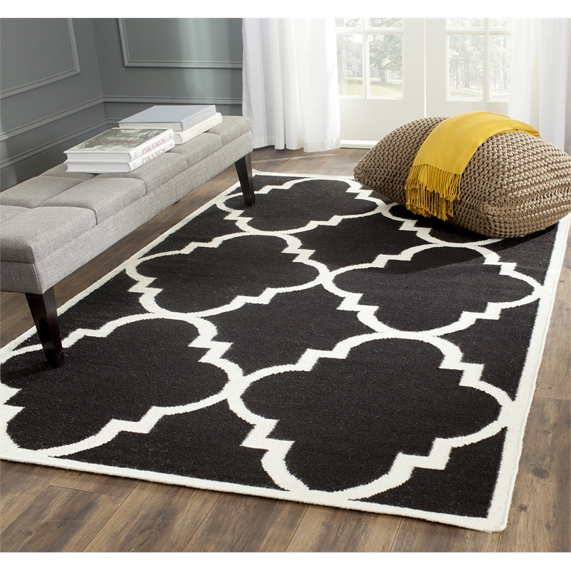 Safavieh Dhurries Black Contemporary Rug - 5' x 8'