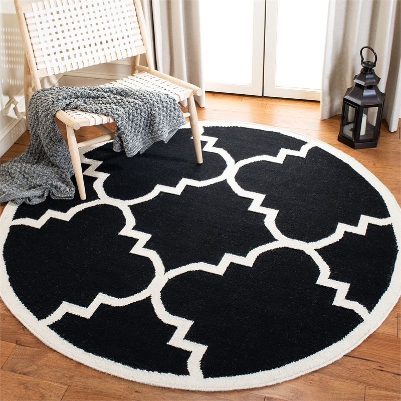 Safavieh Dhurries Black Contemporary Rug - Round 6'