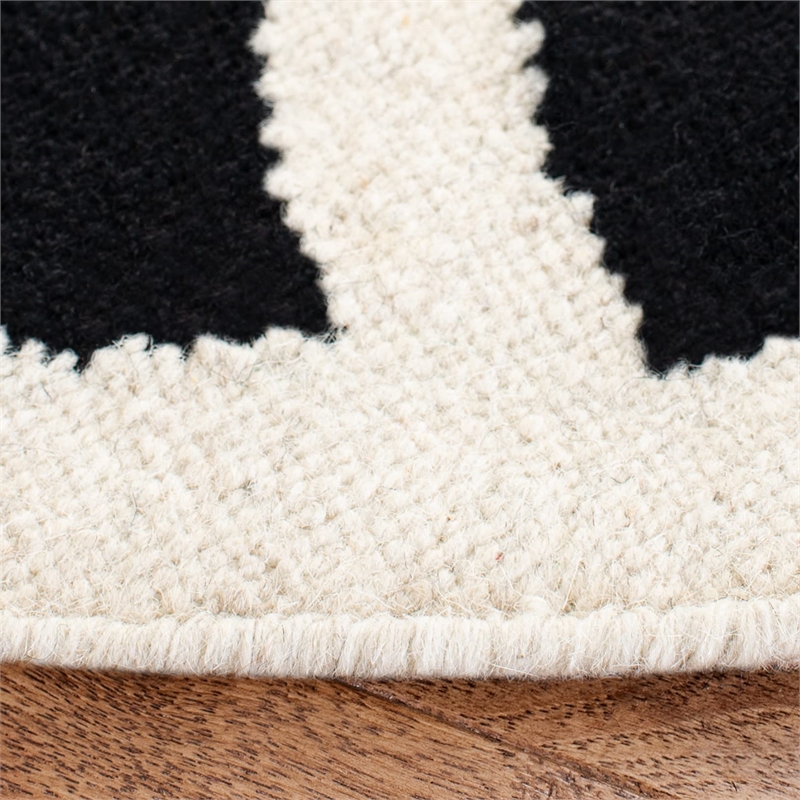 Safavieh Dhurries Black Contemporary Rug - Round 6'