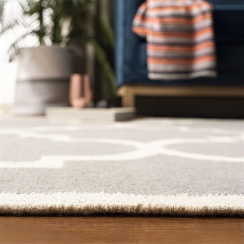 Safavieh Dhurries Grey Contemporary Rug - 6' x 9'