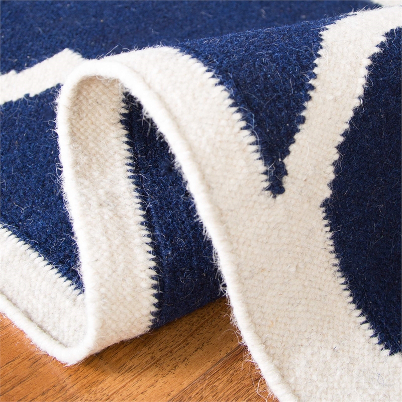 Safavieh Dhurries Navy Contemporary Rug - 4' x 6'