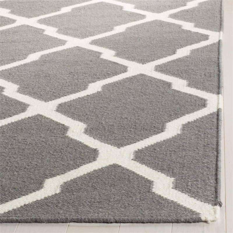 Safavieh Dhurries Grey Contemporary Rug - 4' x 6'
