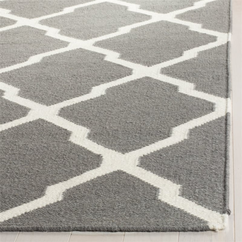 Safavieh Dhurries Gray Contemporary Rug - 6' x 9'