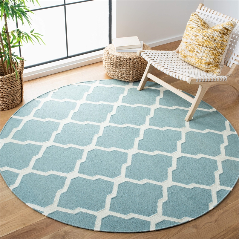 Safavieh Dhurries Light Blue Contemporary Rug - Round 6'