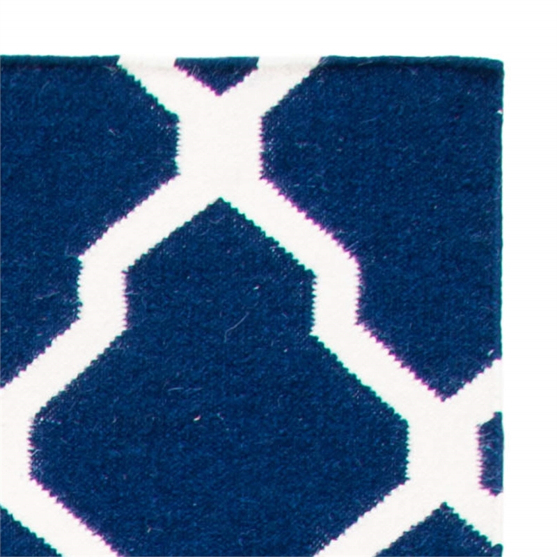 Safavieh Dhurries Navy Contemporary Rug - 2'6