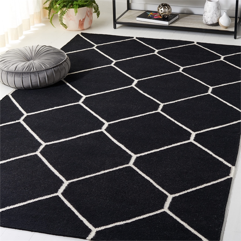 Safavieh Dhurries Black Contemporary Rug - 5' x 8'