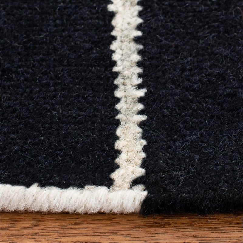 Safavieh Dhurries Black Contemporary Rug - Round 6'