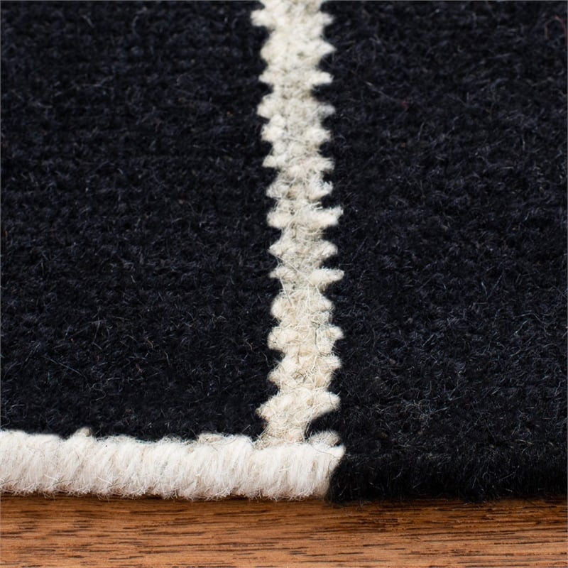 Safavieh Dhurries Black Contemporary Rug - Round 6'