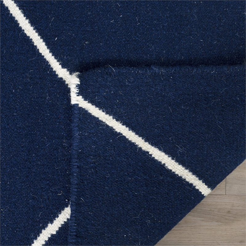 Safavieh Dhurries Navy Contemporary Rug - 5' x 8'