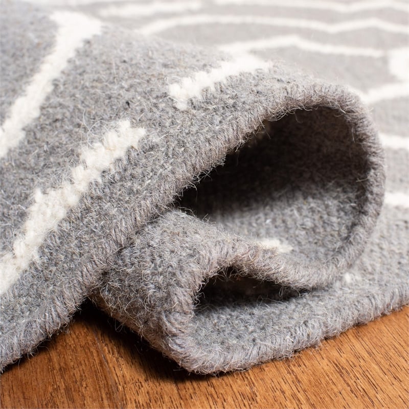 Safavieh Dhurries Grey Contemporary Rug - 4' x 6'