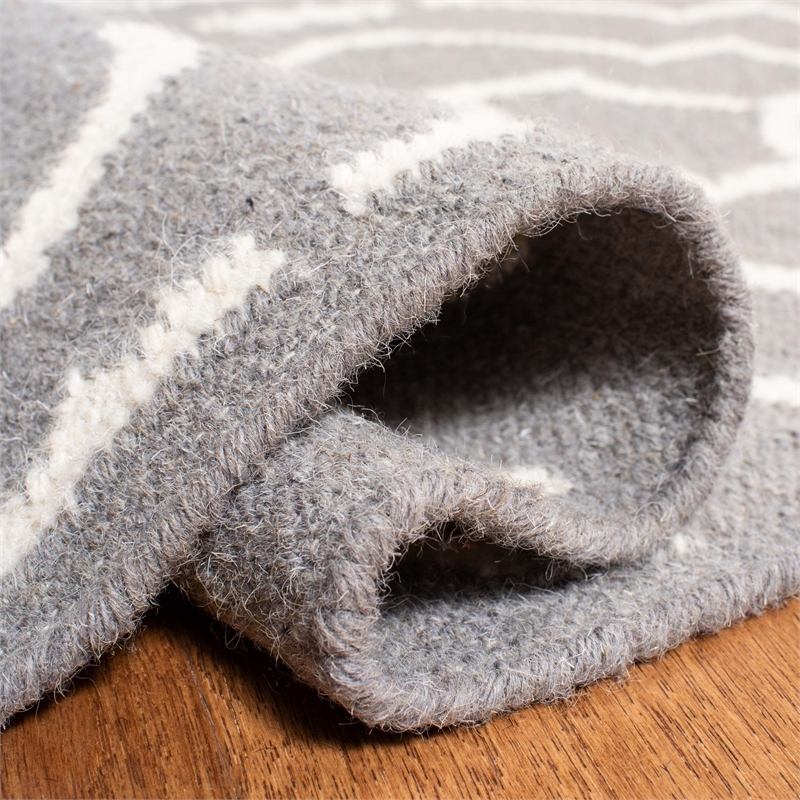 Safavieh Dhurries Grey Contemporary Rug - 5' x 8'
