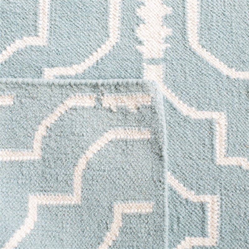 Safavieh Dhurries Light Blue Contemporary Rug - 5' x 8'