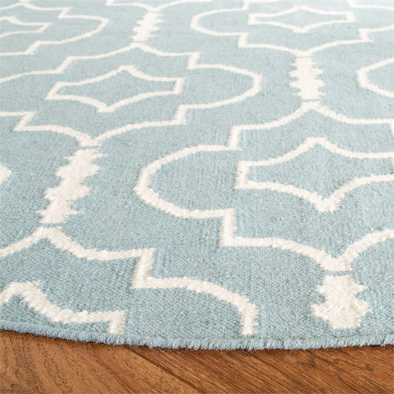 Safavieh Dhurries Light Blue Contemporary Rug - Round 6'