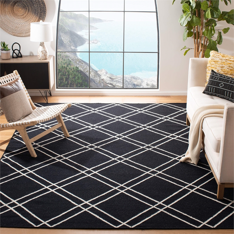 Safavieh Dhurries Black Contemporary Rug - 8' x 10'