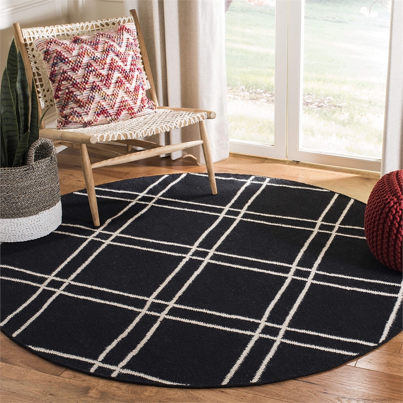 Safavieh Dhurries Black Contemporary Rug - Round 6'