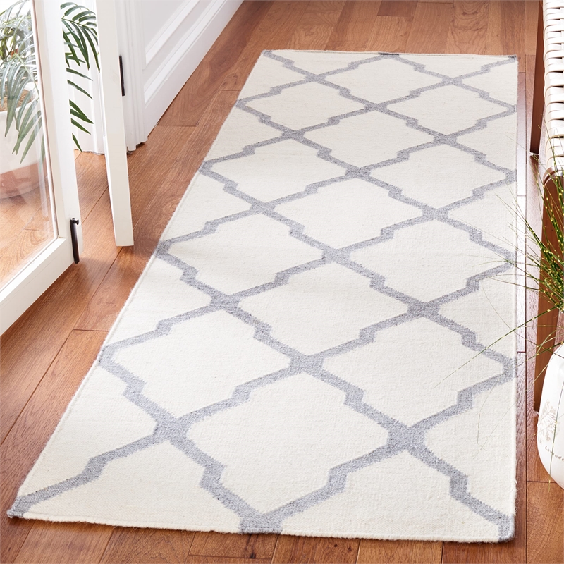Safavieh Dhurries Ivory Contemporary Rug - 2'6