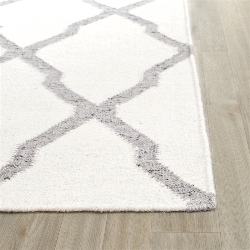 Safavieh Dhurries Ivory Contemporary Rug - 2'6