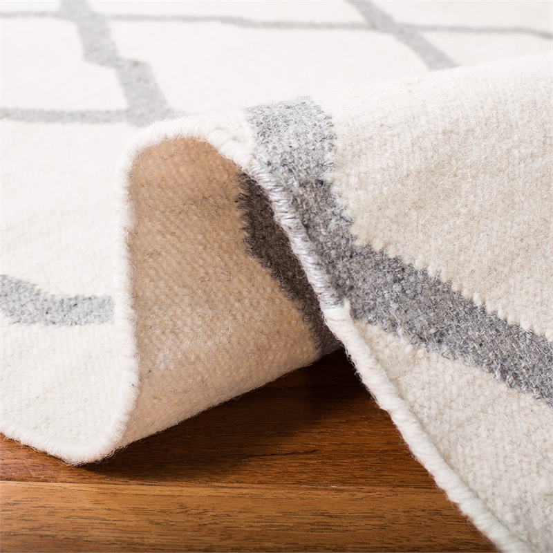 Safavieh Dhurries Ivory Contemporary Rug - 2'6