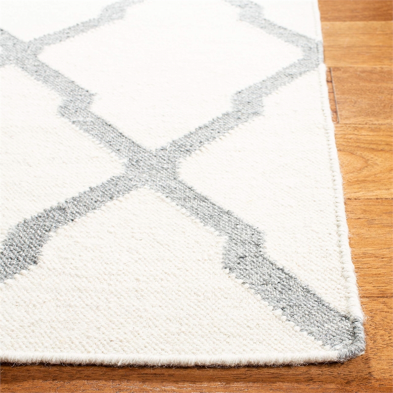 Safavieh Dhurries Ivory Contemporary Rug - 8' x 10'