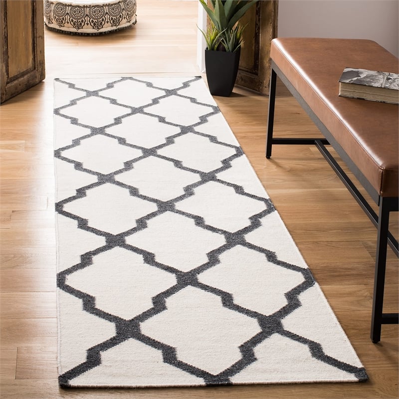 Safavieh Dhurries Ivory Contemporary Rug - 2'6