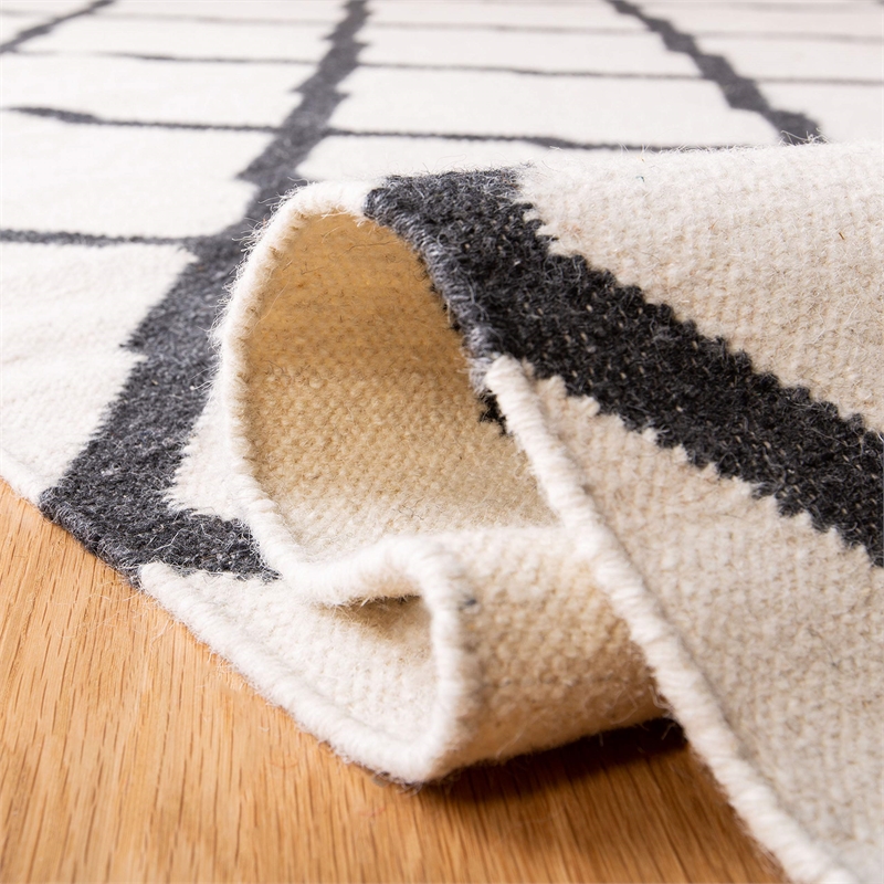 Safavieh Dhurries Ivory Contemporary Rug - 2'6