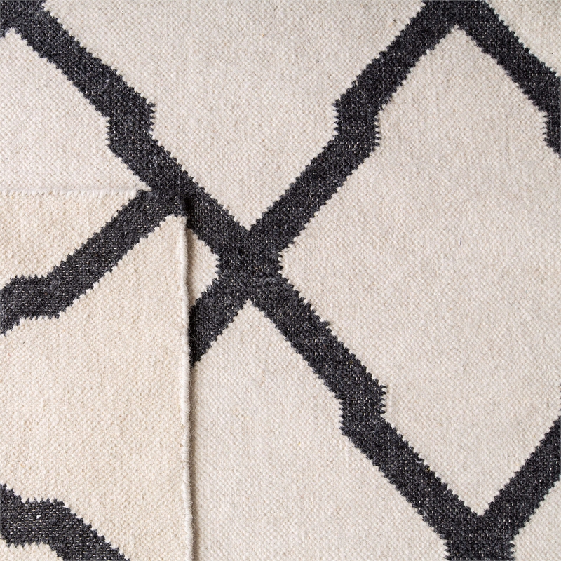 Safavieh Dhurries Ivory Contemporary Rug - 2'6