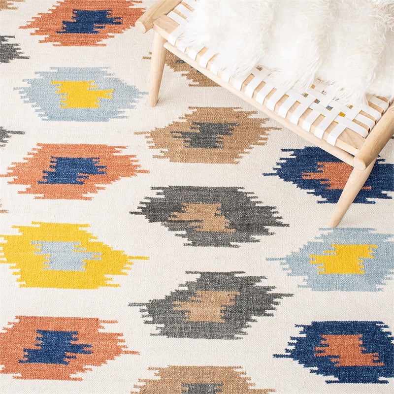 Safavieh Dhurries Ivory Contemporary Rug - 6' x 9'