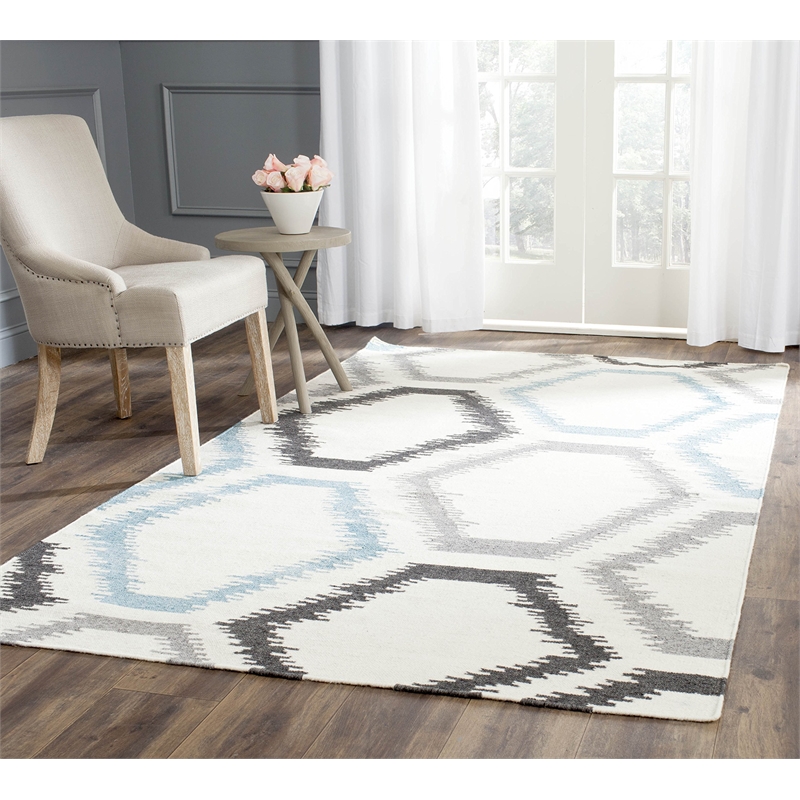 Safavieh Dhurries Ivory Contemporary Rug - 5' x 8'