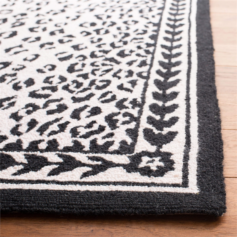 Safavieh Chelsea Black Transitional Rug - Runner 2'6