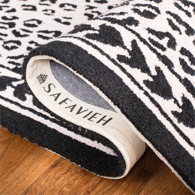 Safavieh Chelsea Black Transitional Rug - Runner 2'6