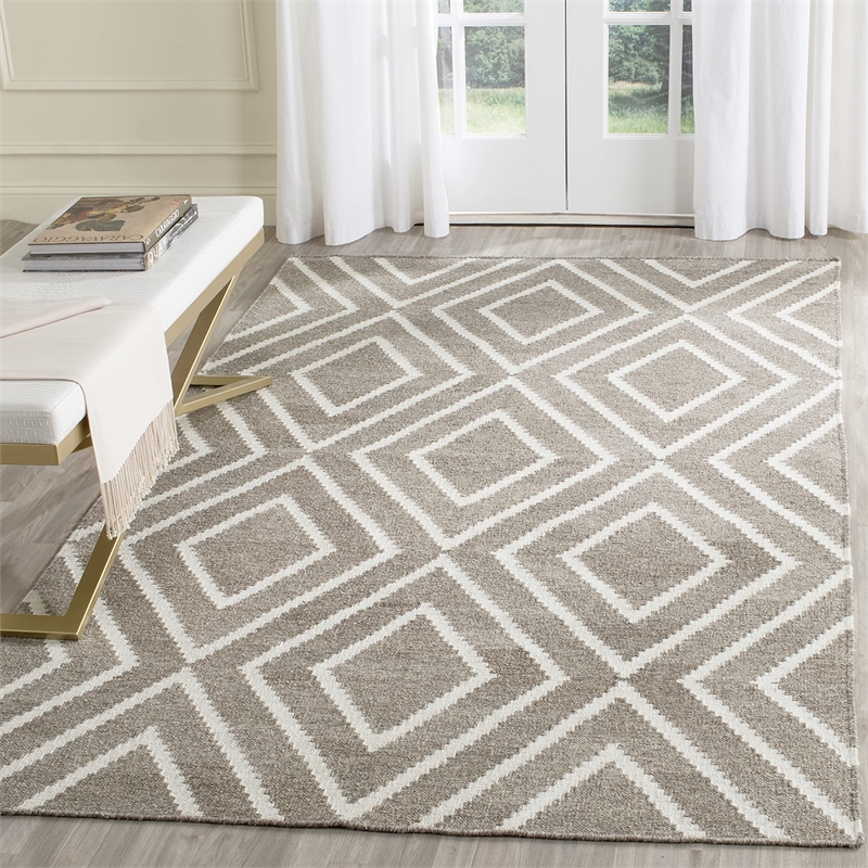 Safavieh Kilim Ivory Contemporary Rug - 5' x 8'