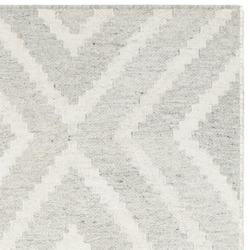 Safavieh Kilim Ivory Contemporary Rug - 4' x 6'