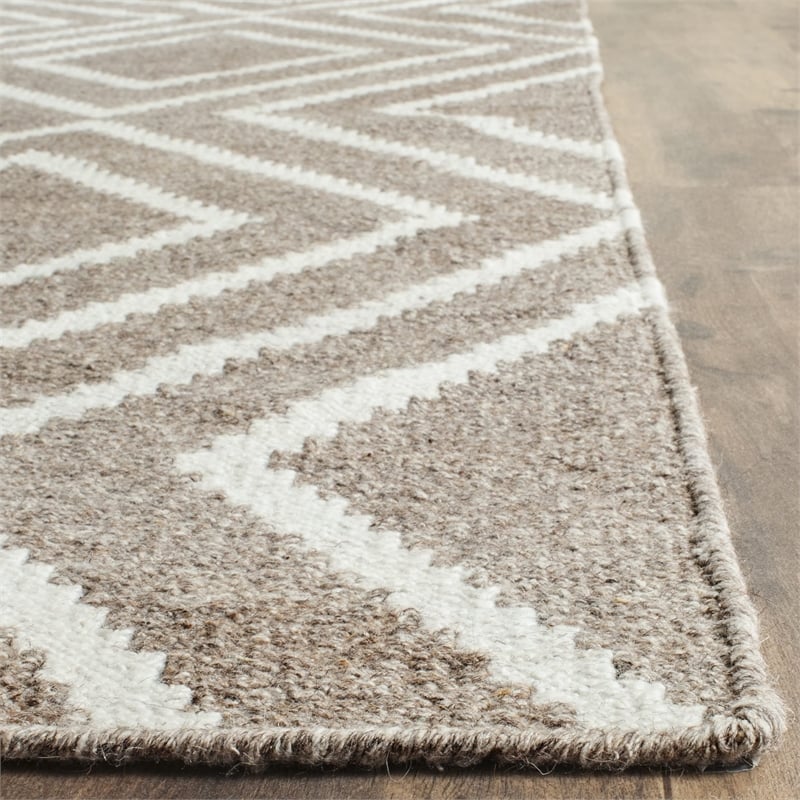Safavieh Kilim Ivory Contemporary Rug - 4' x 6'